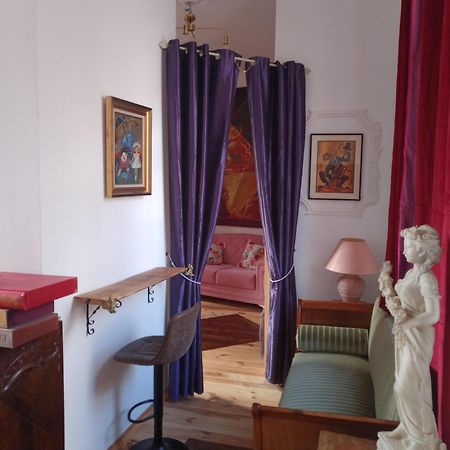 Le Couvent Des Capucines - Hebergement Velo Via Rhona Saint-Vallier  Εξωτερικό φωτογραφία